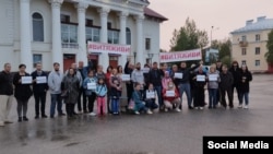 Акция в поддержку избитого режиссера Виктора Фатеева