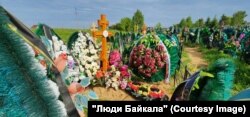 Фото: волонтёры "Людей Байкала". Так кладбище "вагнеровцев" выглядело в июле 2023 года