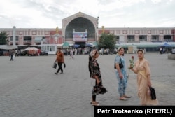 Панчшанбе базары алдындағы алаң. Хожант, Тәжікстан. 18 маусым, 2024 жыл.