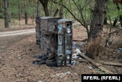 Сгоревший автомобиль на фронте