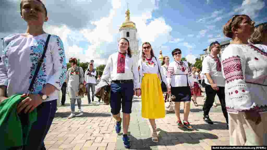 Мегамарш в вышиванках&nbsp;&ndash; фестивальное движение украинской культуры, которое подхватили многие крупные города не только Украины, но и многих стран мира. Проведение Мегамарша начали в Киеве осенью 2008 года. С тех пор мероприятие проходит традиционно два раза в год: весной и осенью