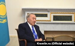 Бывший президент Казахстана Нурсултан Назарбаев на встрече с российским президентом Владимиром Путиным. Петербург, 28 декабря 2021 года