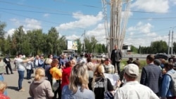 Митинг против обязательной вакцинации в Омске