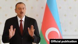 Prezident İlham Əliyev Nazirlər Kabinetinin toplantısında, 13 iyul 2015