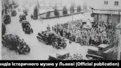 Население Львова встречает советскую армию. Сентябрь 1939 год