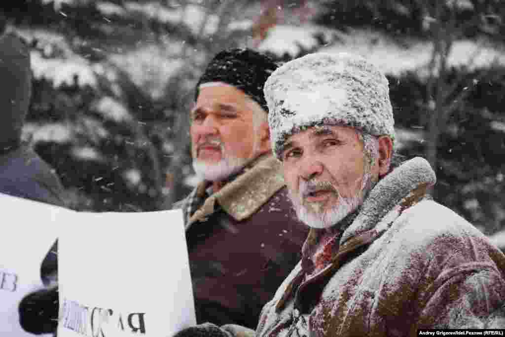 Қытайда мұсылмандарды қайта тәрбиелеу лагерьлері бар екені шамамен бір жыл бұрын белгілі болды. Белсенділер &quot;түрме&quot; деп атайтын осындай мекемелерде миллионнан астам адам отырып шыққан.