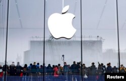 Открытие очередного Apple Store в китайском городе Ченду. Январь 2015 года