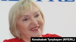 Тамара Калеева - "Әділ сөз" қоғамдық қорының президенті, баспасөз мәслихатында. Алматы, 08 қыркүйек 2011 жыл.