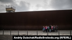 Берлінський мур: 30 років нема фізично, але все ще є у головах – фоторепортаж