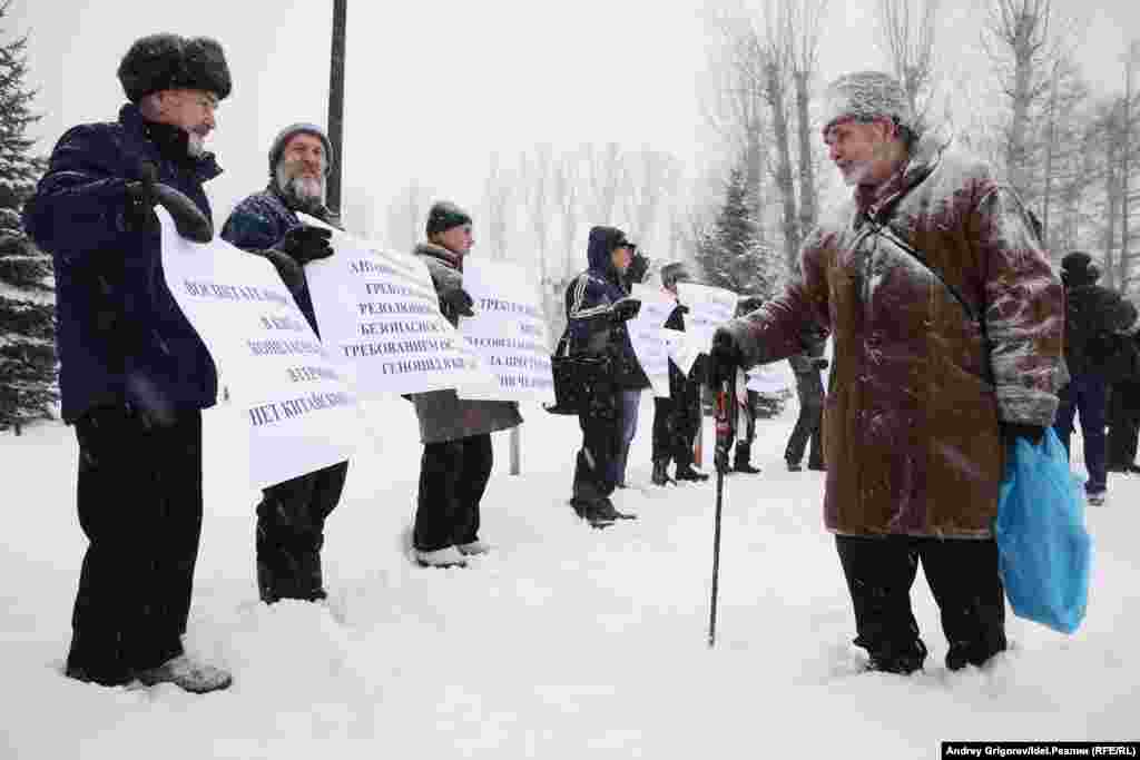 Қытайда шамамен 8 мыңға жуық татар өмір сүреді. Олардың басым көбі XIX ғасырдың соңы - ХХ ғасырдың басында Үрімжіге қоныстанған татар кәсіпкерлердің ұрпақтары.